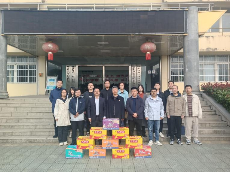 黨員助力靈山坡 礦業(yè)發(fā)展活力多——華信建投集團黨建品牌“機關(guān)黨員到一線”第25期